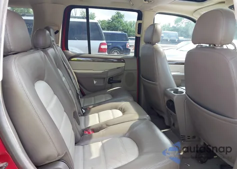 2005 Ford Explorer Eddie Bauer из США, поврежденный, VIN 1FMDU74W25UB35392